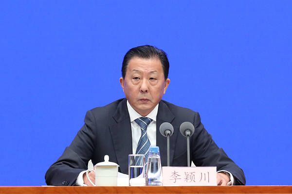 极品尤物被啪的呻吟