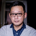 乱论av